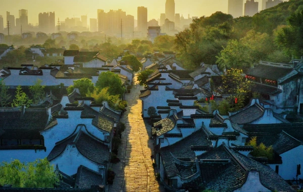 Huishan Ancient Town: A Pilgrimage from the Secret Realm of Ancestral Halls to the Cultural Heritage of Jiangnan-3