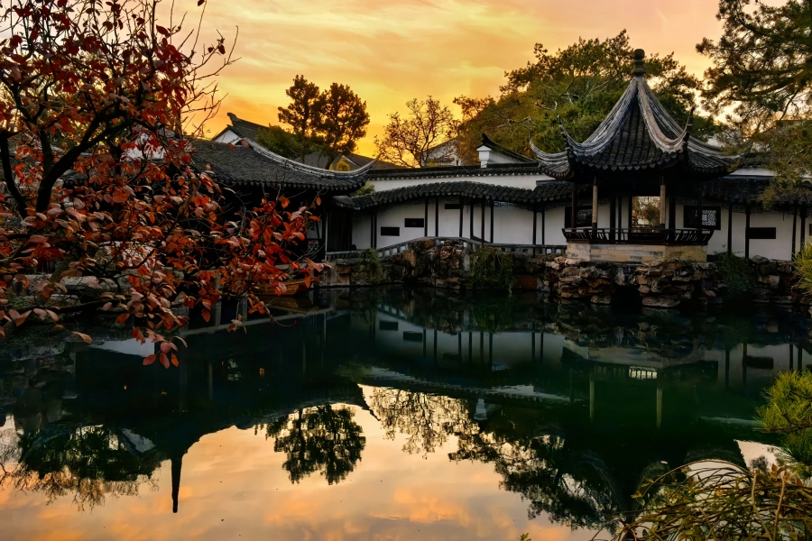 Master of the Nets Garden: Un vasto mundo enclavado dentro de un pequeño bosque de montaña-2