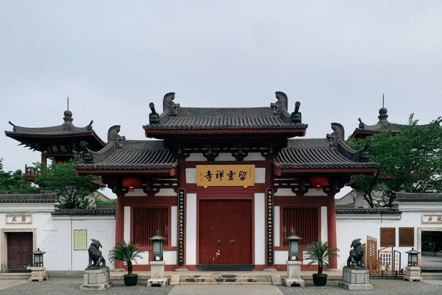 Yunxiang Temple: A Legendary Journey of White Cranes Flying South from a Thousand-Year-Old Temple