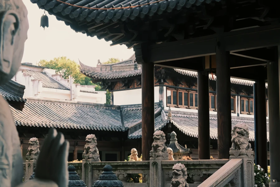 鄭寺:元優安王朝の七百年守護神 都会の禅の森に変容するホール-3