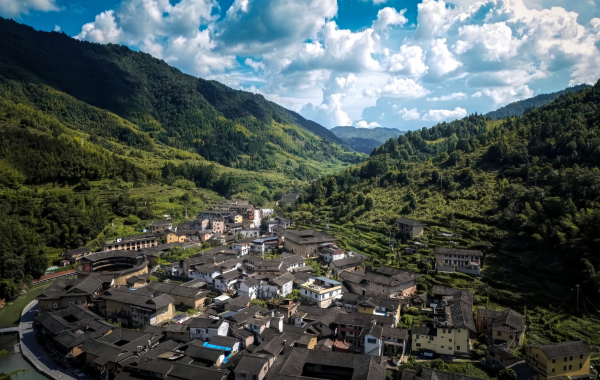 南京トゥルー: ハッカホームズとマウンテンレジェンドをスクエアとサークル内で