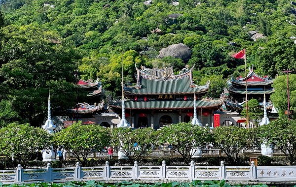 Nanputuo Temple:A Zen-like Retreat Amidst a Thousand Years of Buddhist Chanting