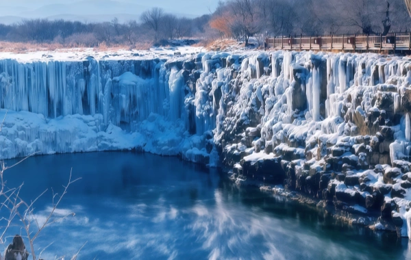 Jingpo Lake:A Journey of Ice and Fire on a Volcanic Barrier Lake