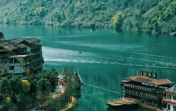 Древний город Гонгтан: тысячелетний соляной порт и архитектурный эпос, висящий на скалах реки Уцзян-2