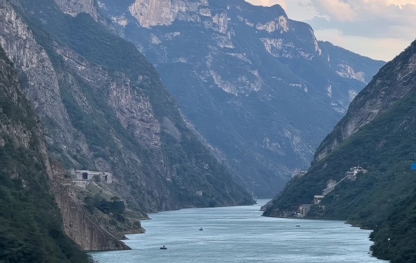 Смотровая площадка Wujiang Gallery: карстовый шедевр на «Стомильном галерее» реки Уцзян-2