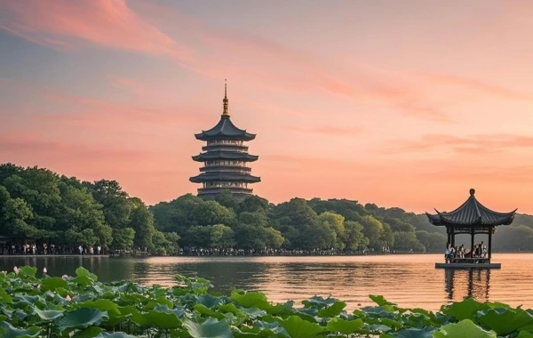 Visite d'une journée : Patrimoine culturel du lac West et charme nocturne du Grand Canal à Hangzhou